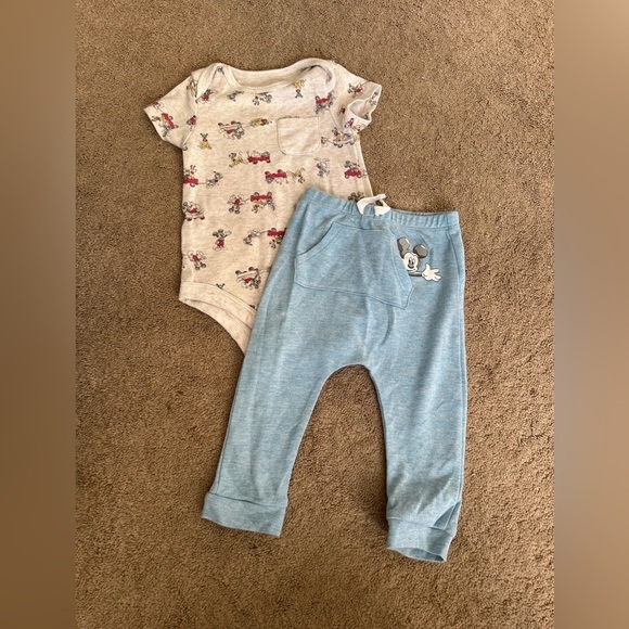 Baby boy Disney baby set 6-9 mths - Picture 1 of 2